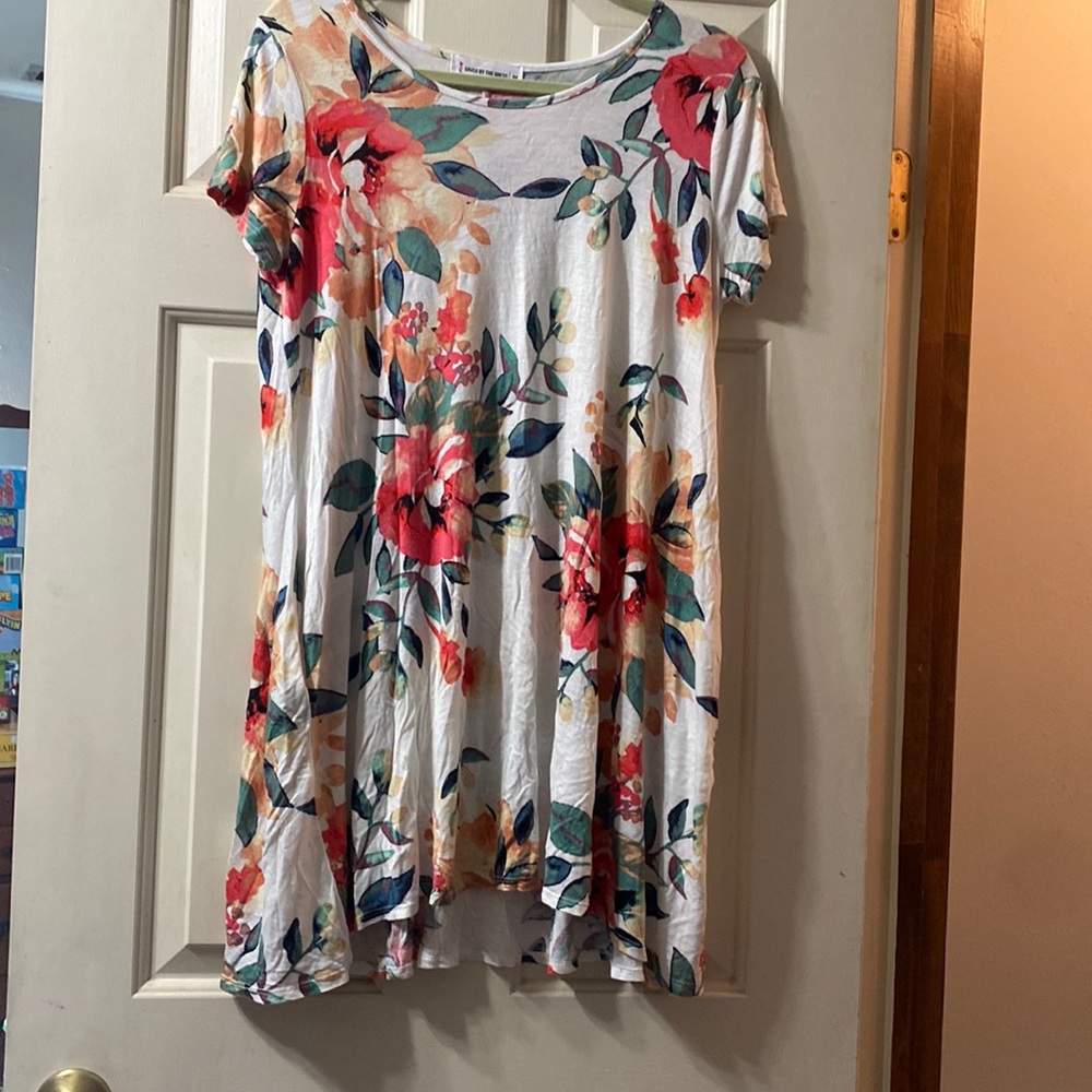 🧜‍♀️ Flower dress with pockets size medium (4/$15)